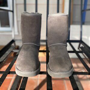Uggs Women's Classic Short II, Size 6, Gray, Excellent Condition